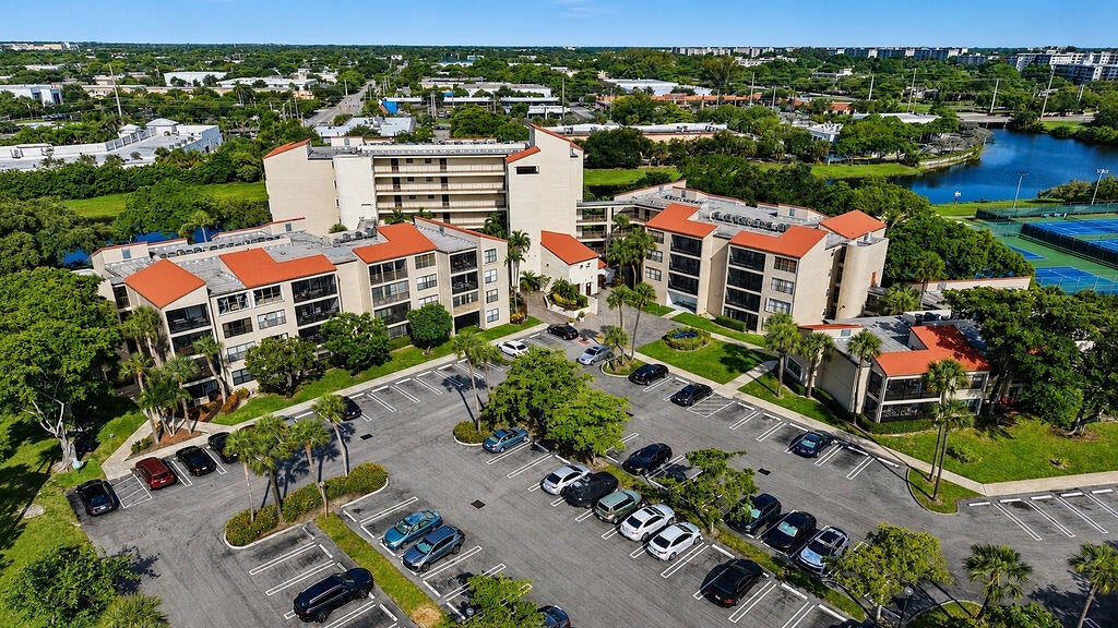 2322 S Cypress Bend Drive 311, Pompano Beach FL 33069