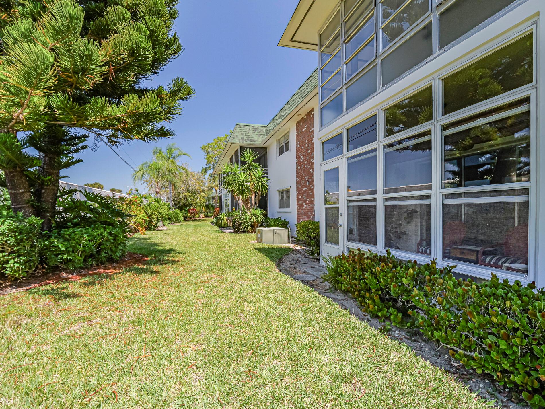 VISTA HARBOR CONDO BLDGS - Residential