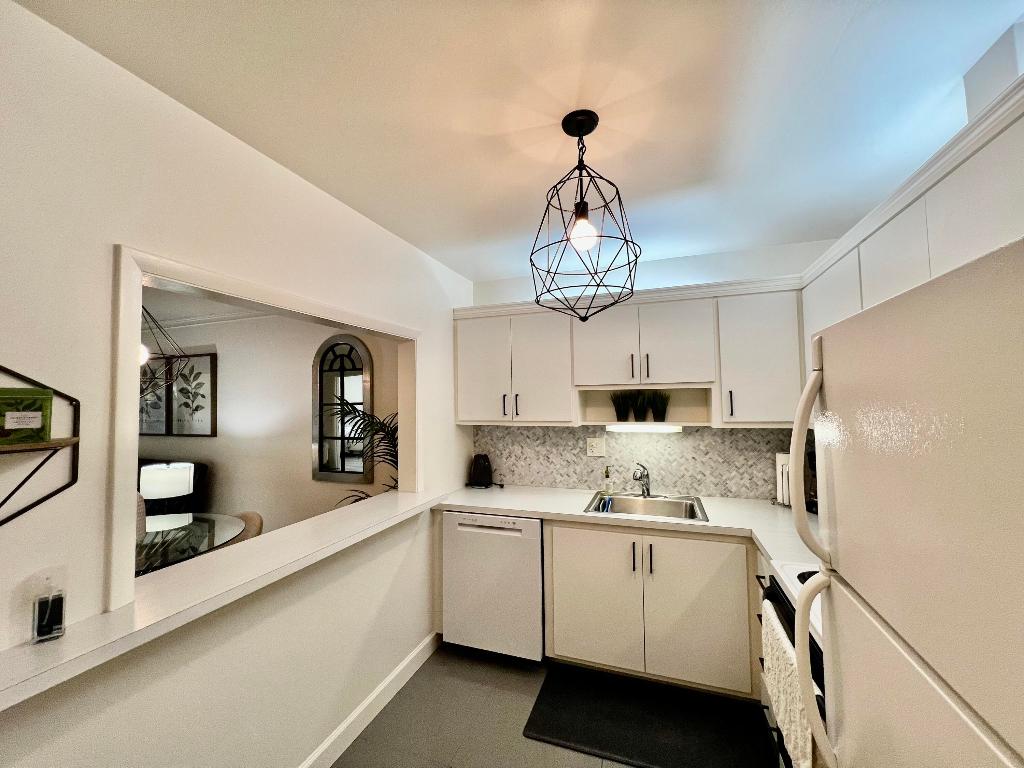 MEADOWS CONDO - Residential