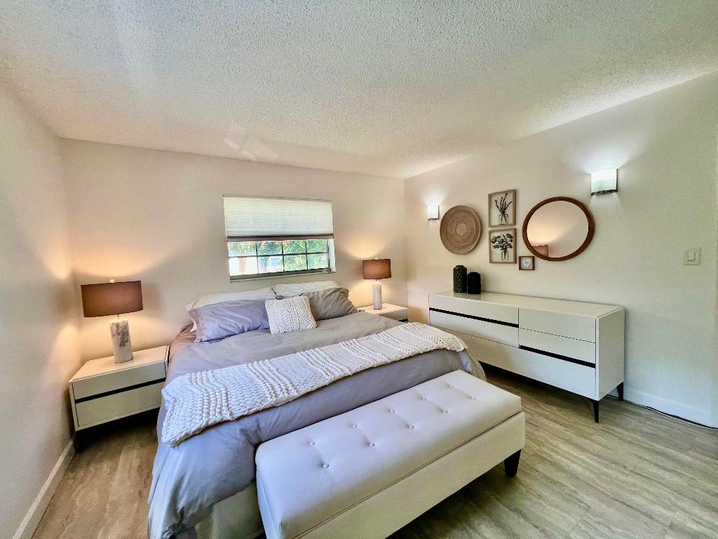 MEADOWS CONDO - Residential