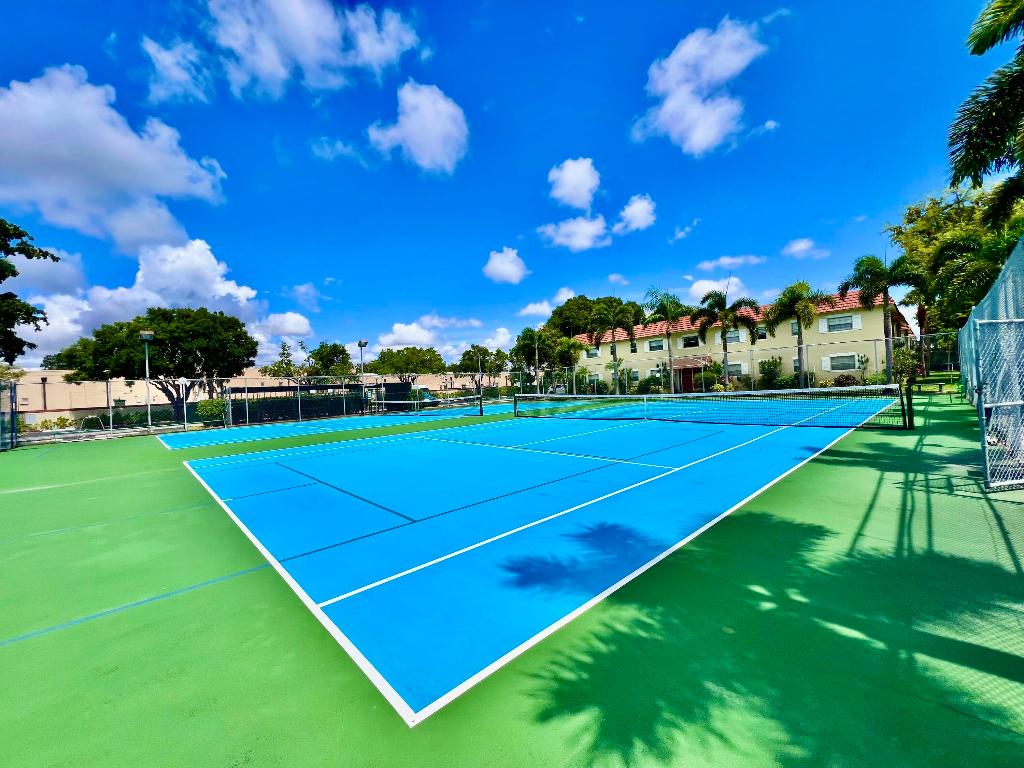 MEADOWS CONDO - Residential