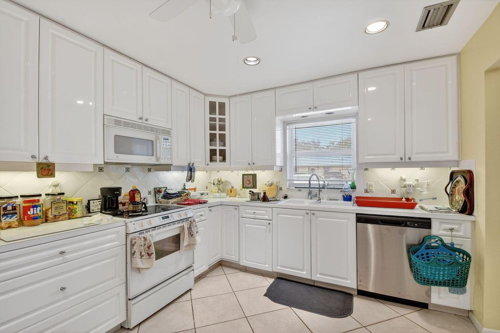 Photo of 782 Nantucket Circle #782, Lake Worth, FL 33467 (MLS # R11164942)