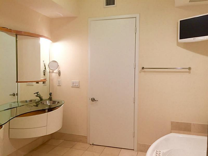 TRUMP PALACE - Residential