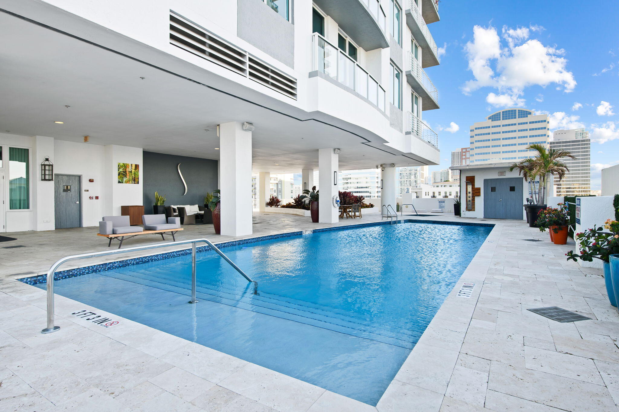 STRADA 315 CONDO - Residential