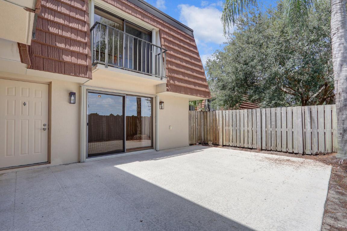 RIVER - Residential Lease