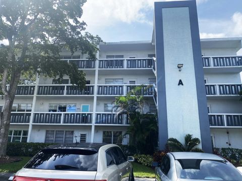 A home in Deerfield Beach