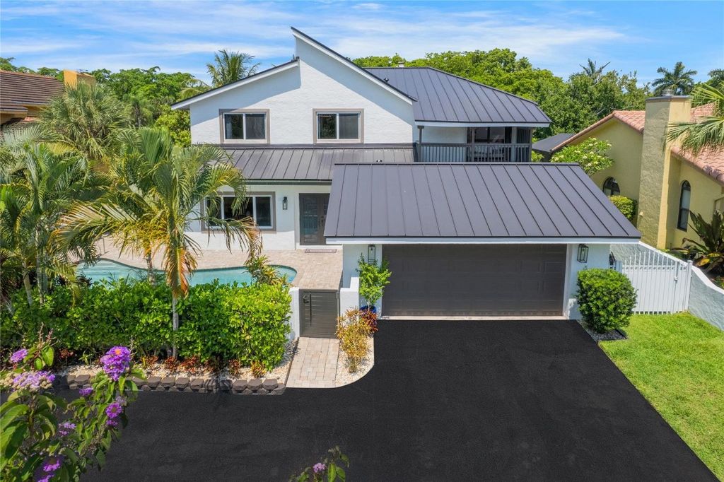 Photo of 741 Mockingbird Lane, Plantation, FL 33324 (MLS # F10506020)