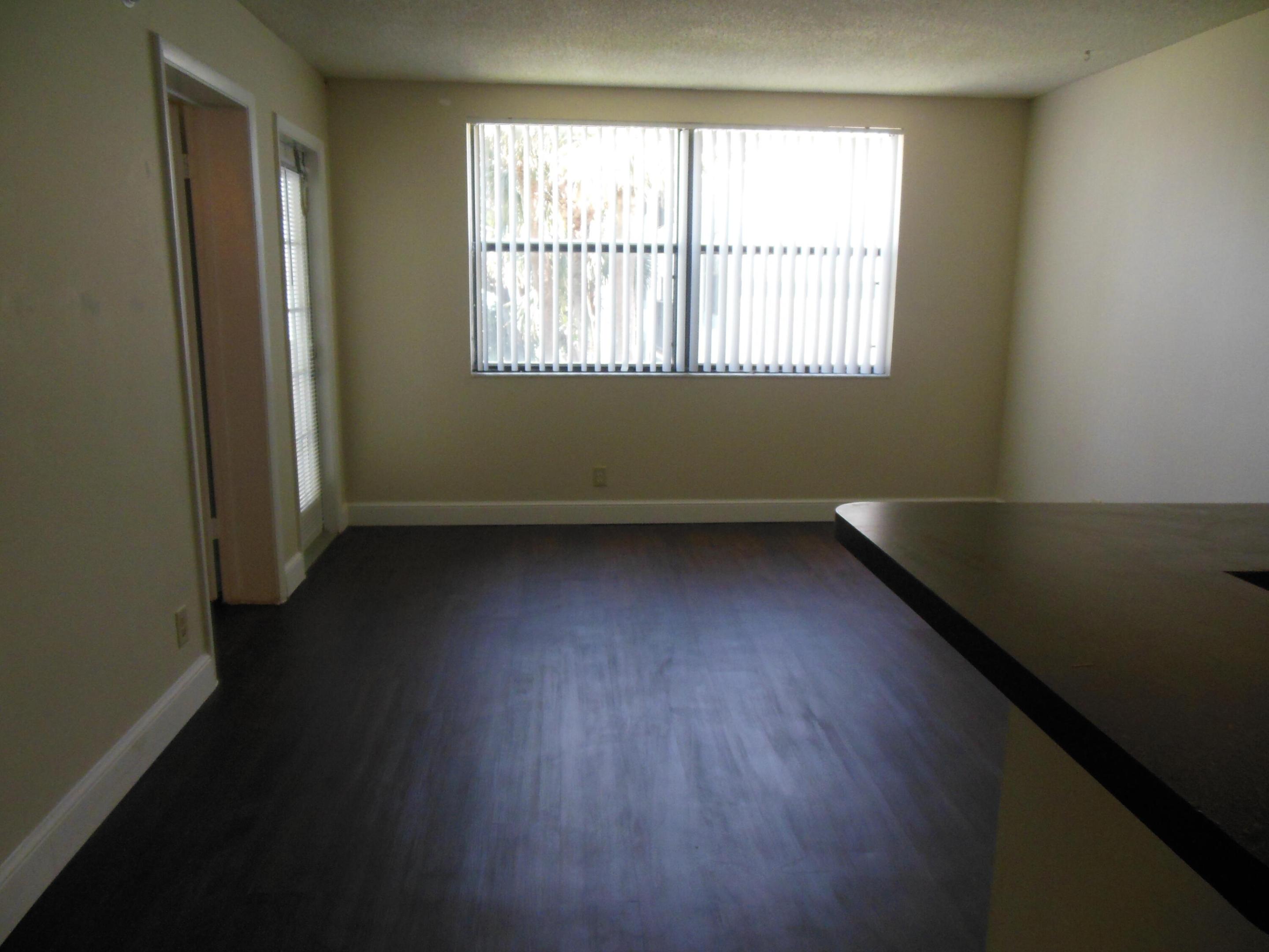 728 EXECUTIVE CENTER Drive 27