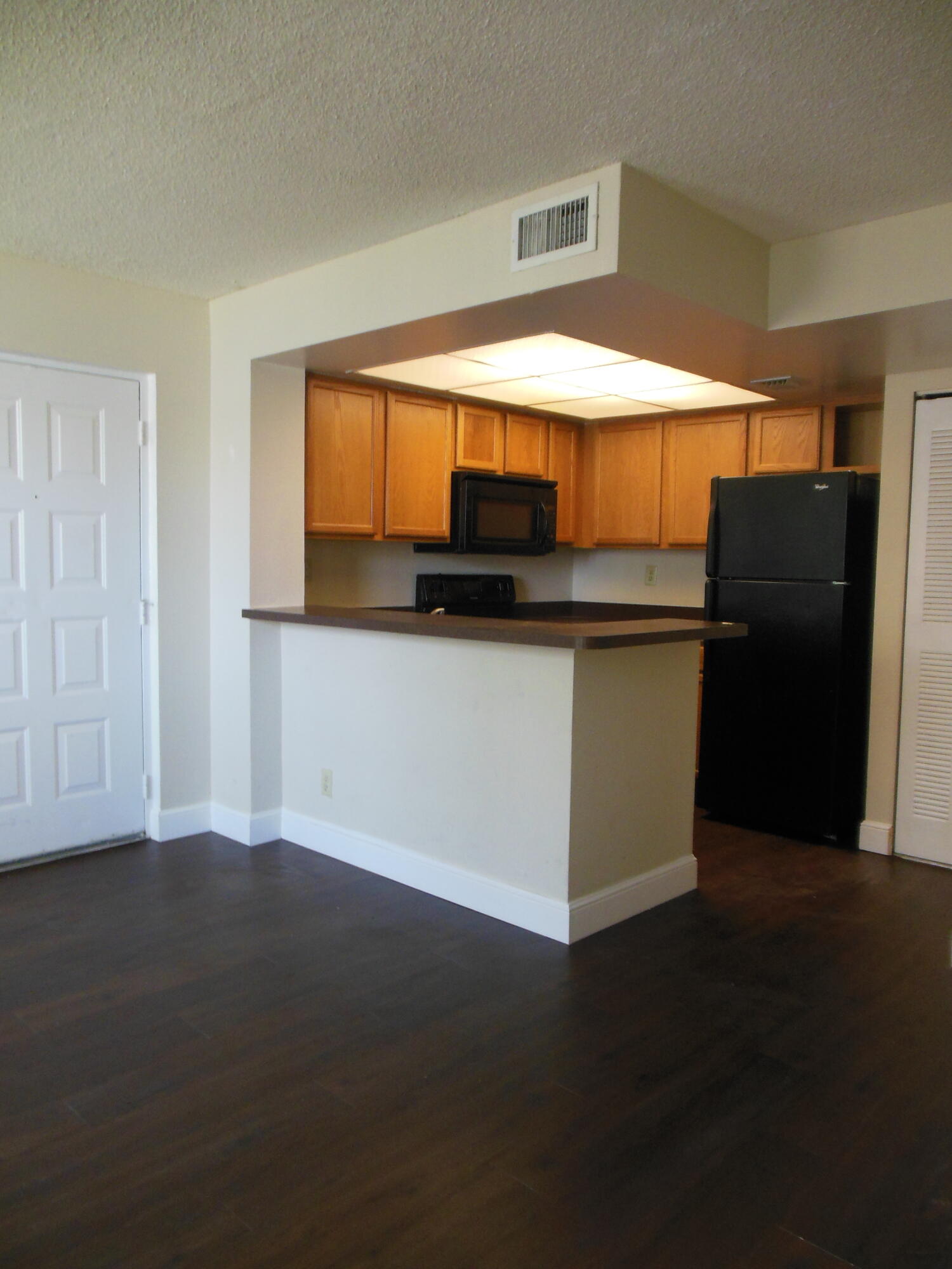 728 EXECUTIVE CENTER Drive 27