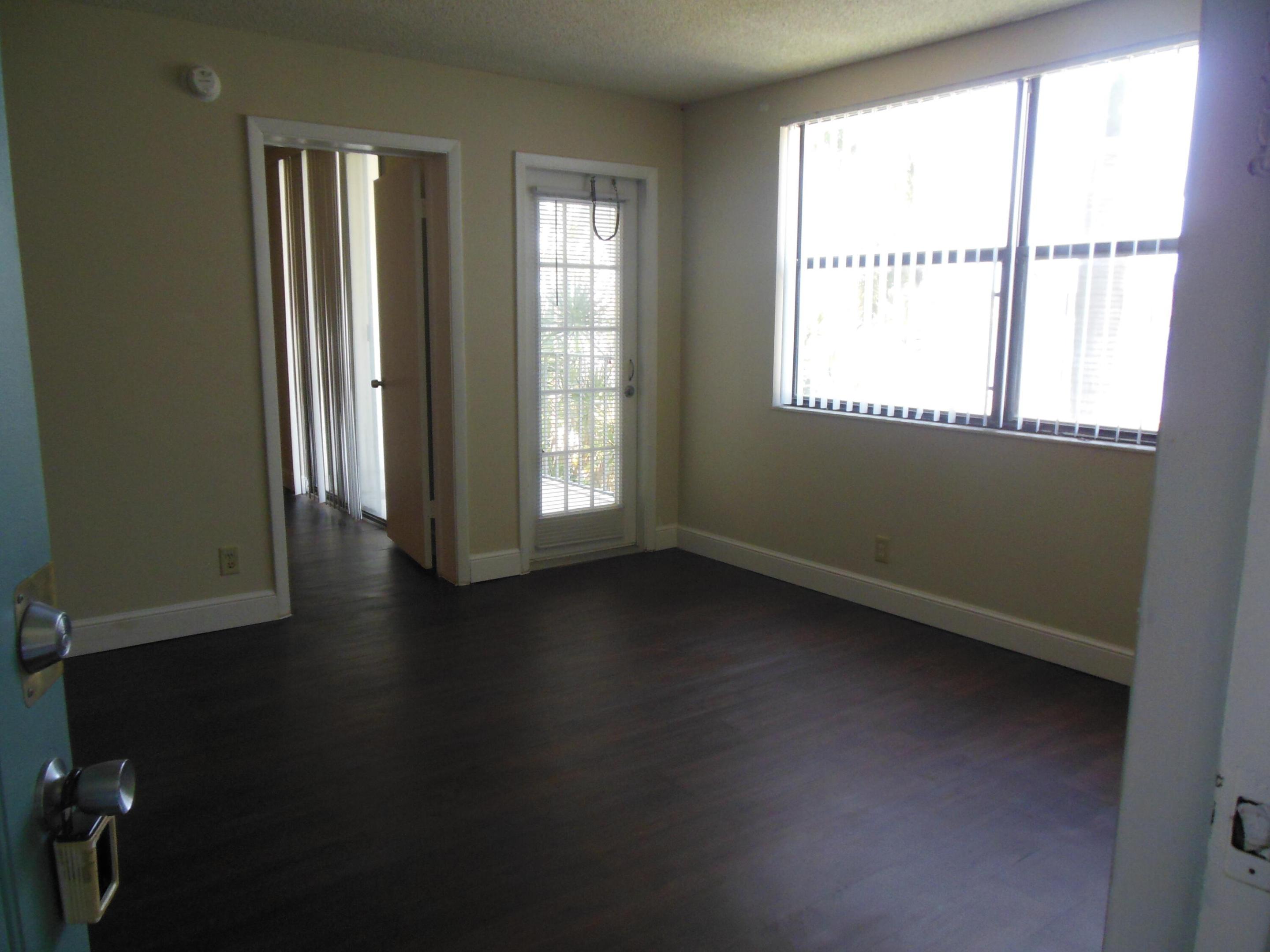 728 EXECUTIVE CENTER Drive 27