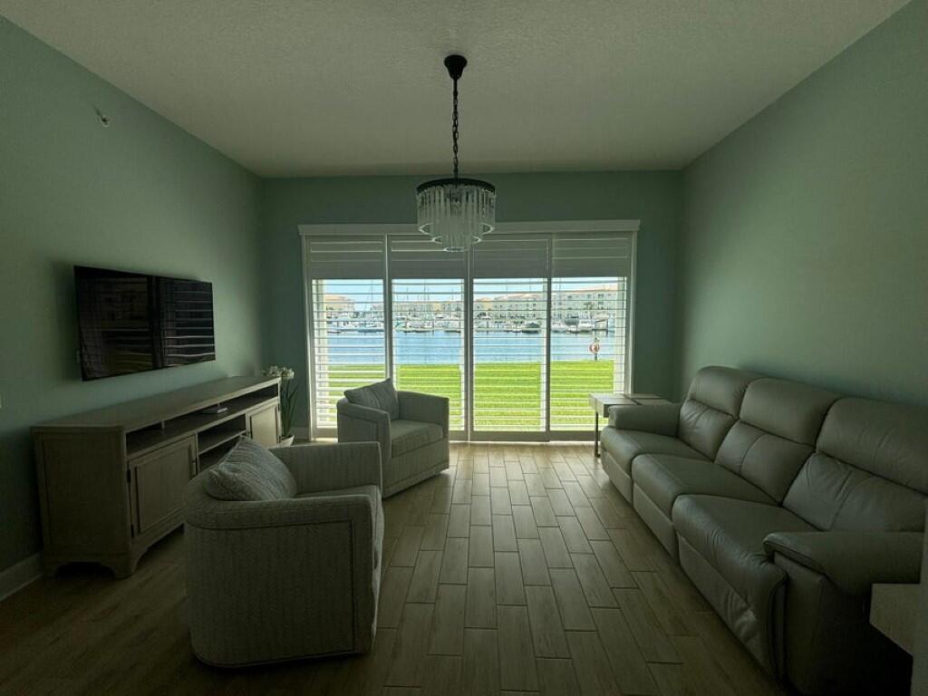 Harbour Isle West - Residential Lease