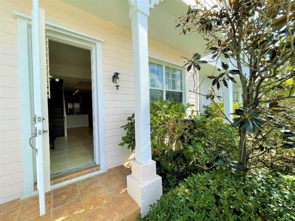 PINEAPPLE VILLAGE SOUTH - Residential Lease