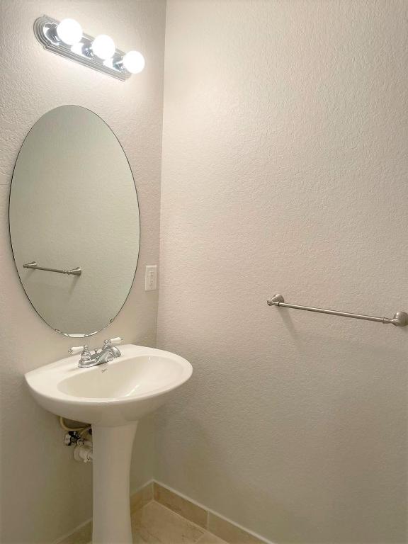 PINEAPPLE VILLAGE SOUTH - Residential Lease