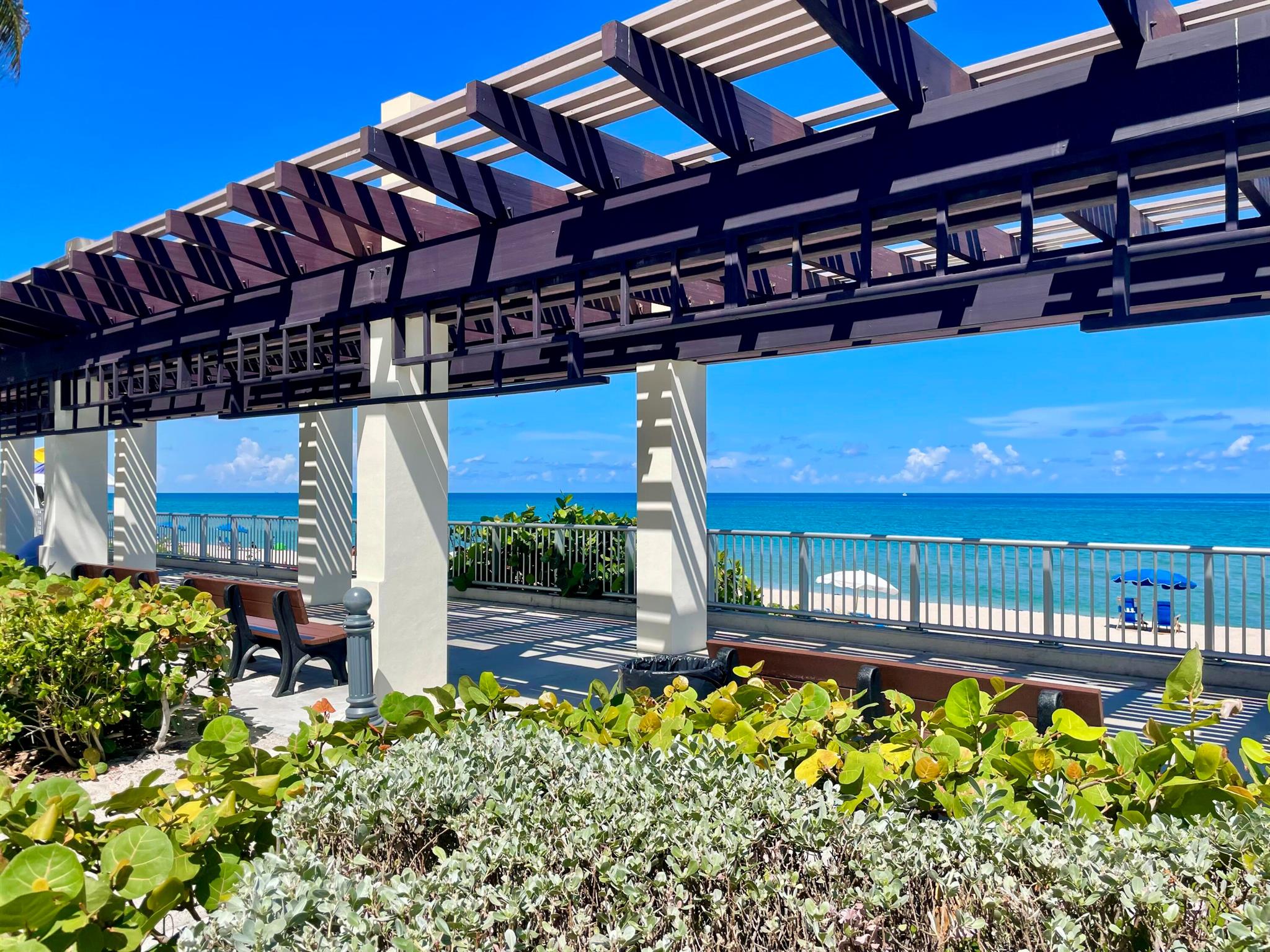 PINEAPPLE VILLAGE SOUTH - Residential Lease