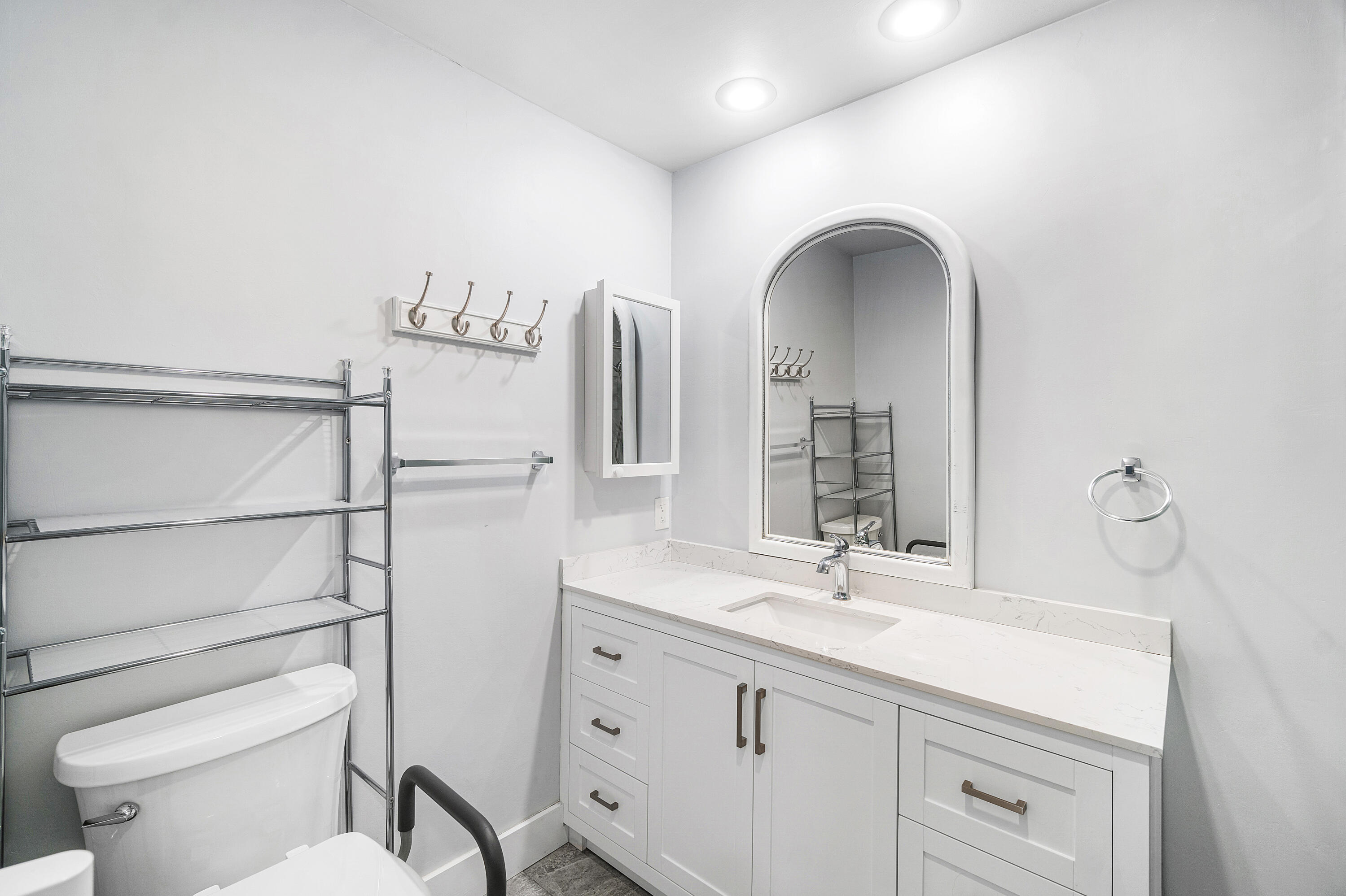 CEDAR POINT 5 - Residential