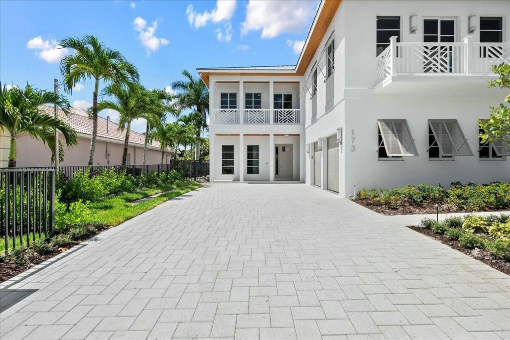 Photo of 173 Wellesley Drive, Lake Worth Beach, FL 33460 (MLS # B26029049)