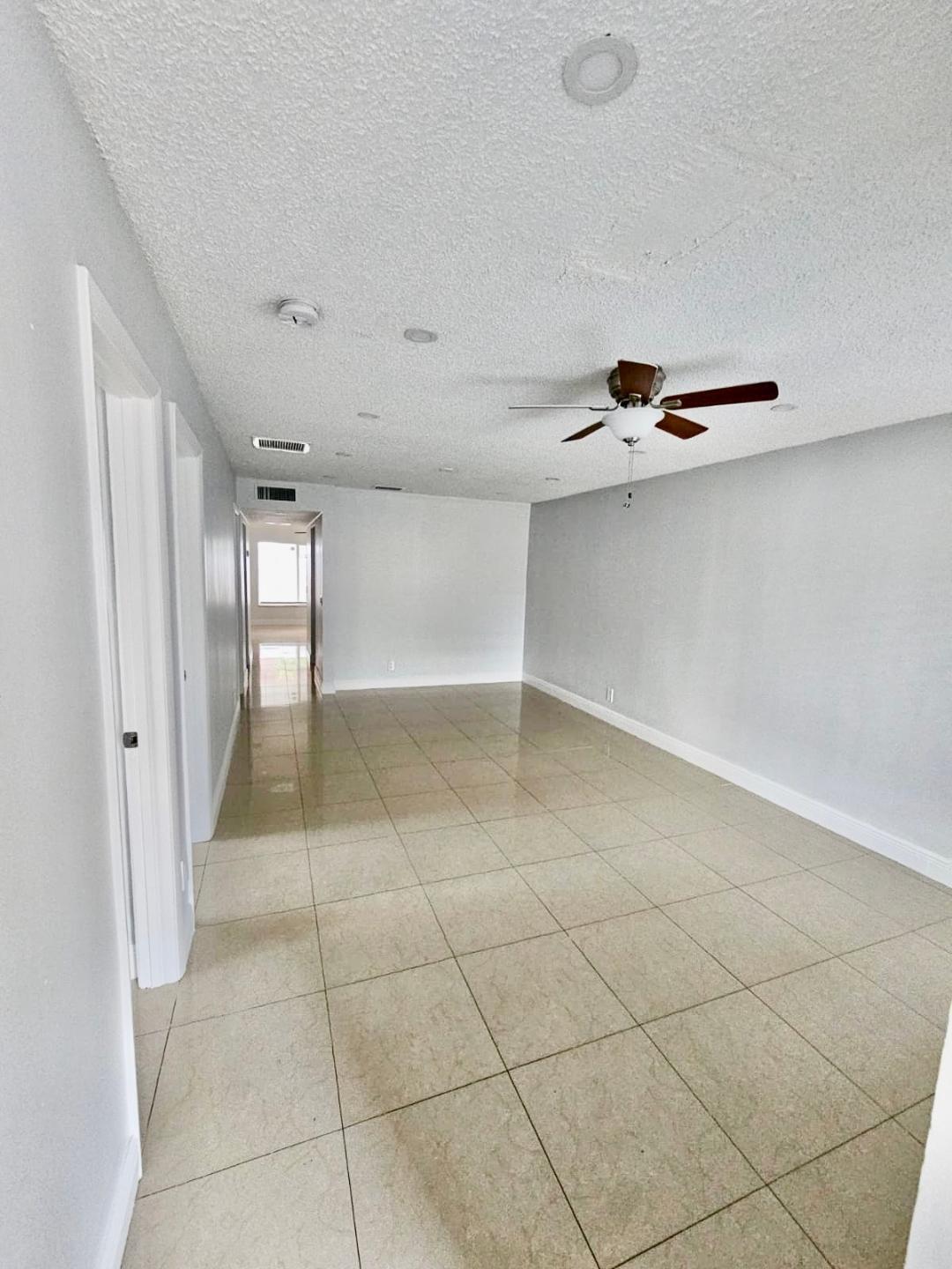 KNOLLWOOD CLUB CONDS 1,2, - Residential Lease