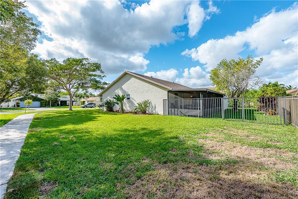 Riverglen East 120-44 B - Residential