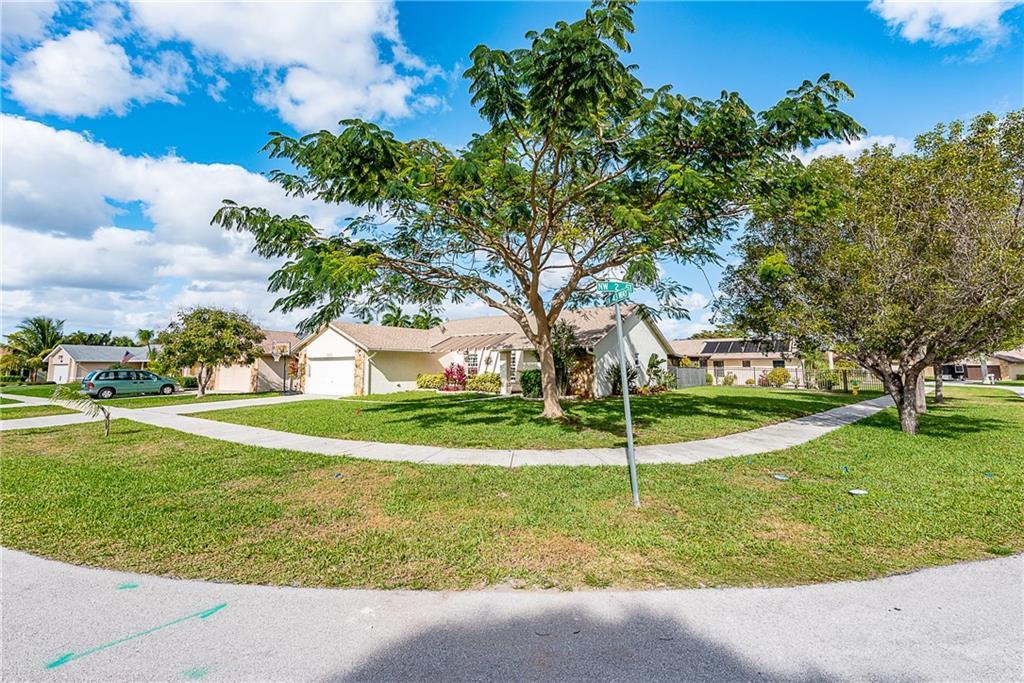 Riverglen East 120-44 B - Residential