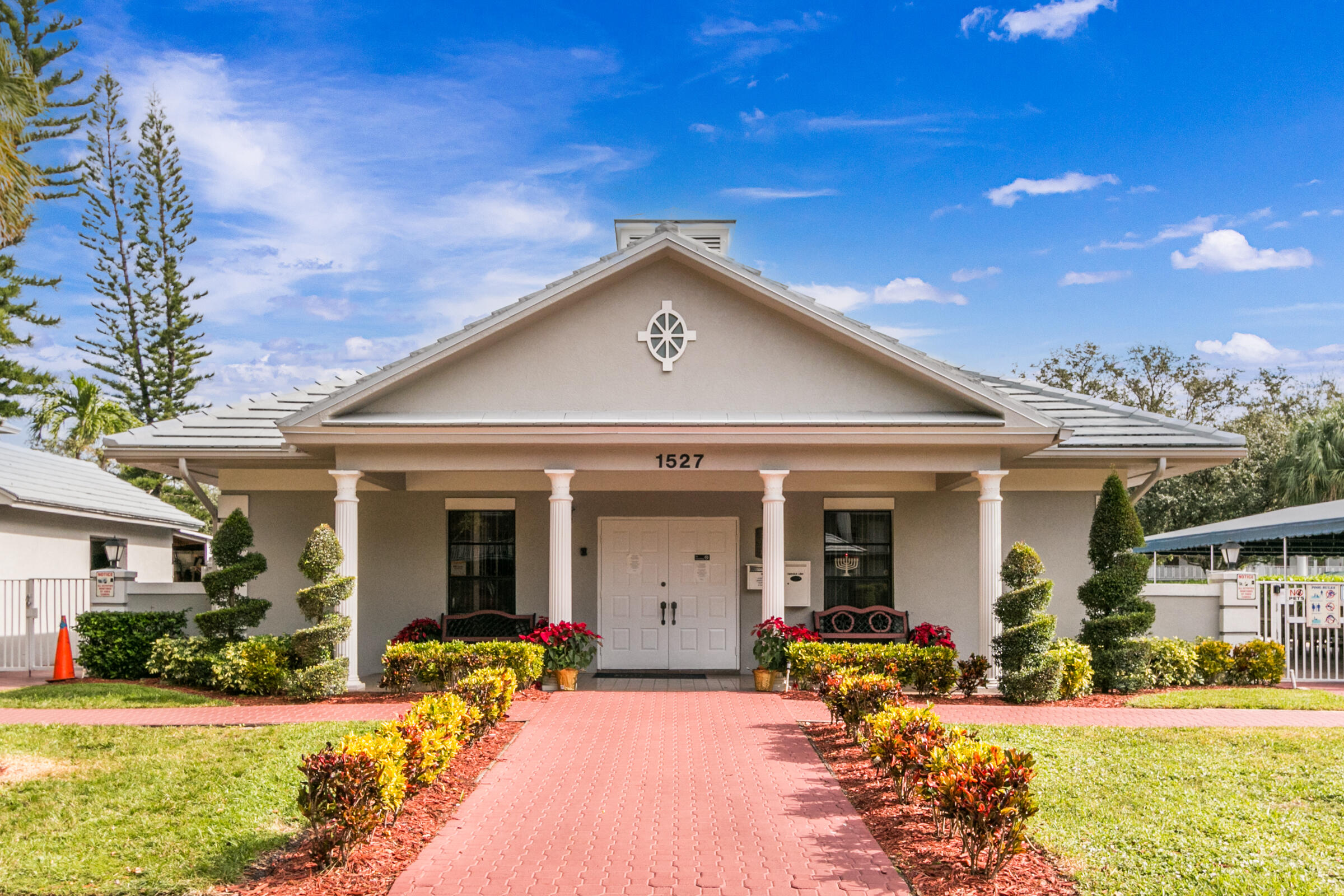 CONDO 9 OF WHITEHALL CONDOS - Residential Lease