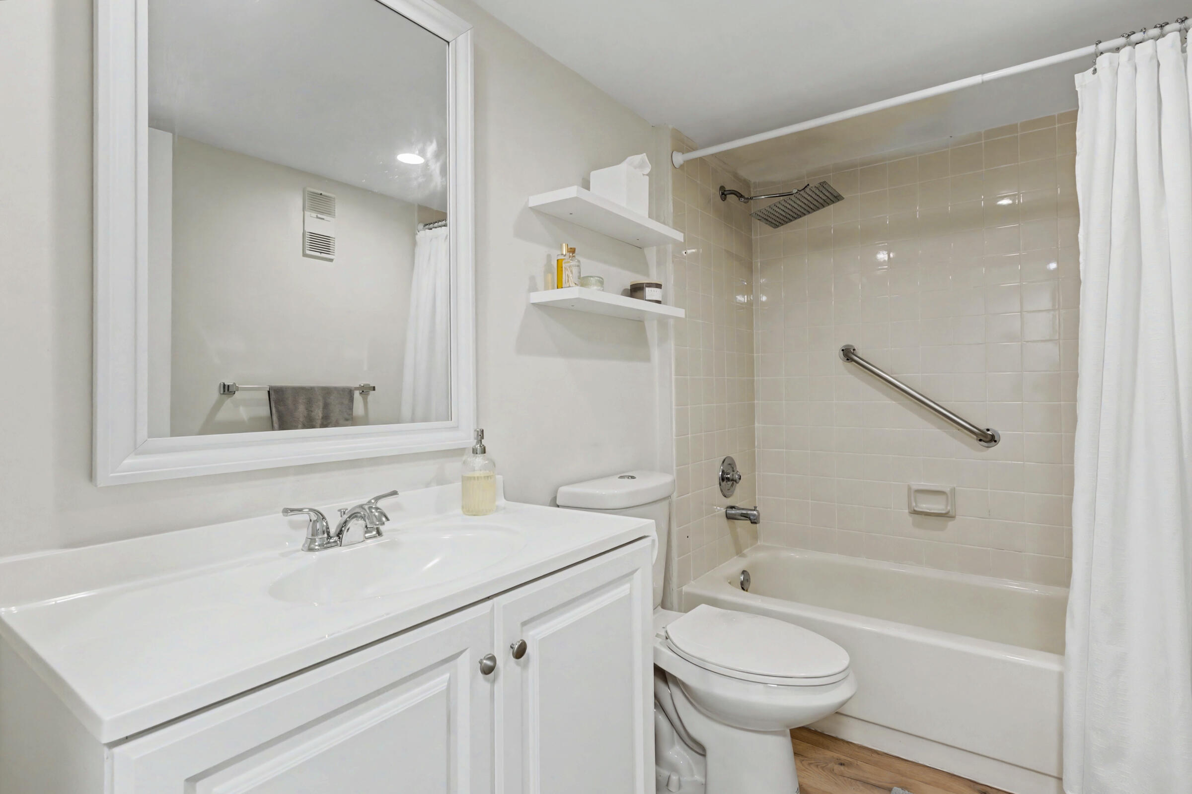 CONDO 9 OF WHITEHALL CONDOS - Residential Lease