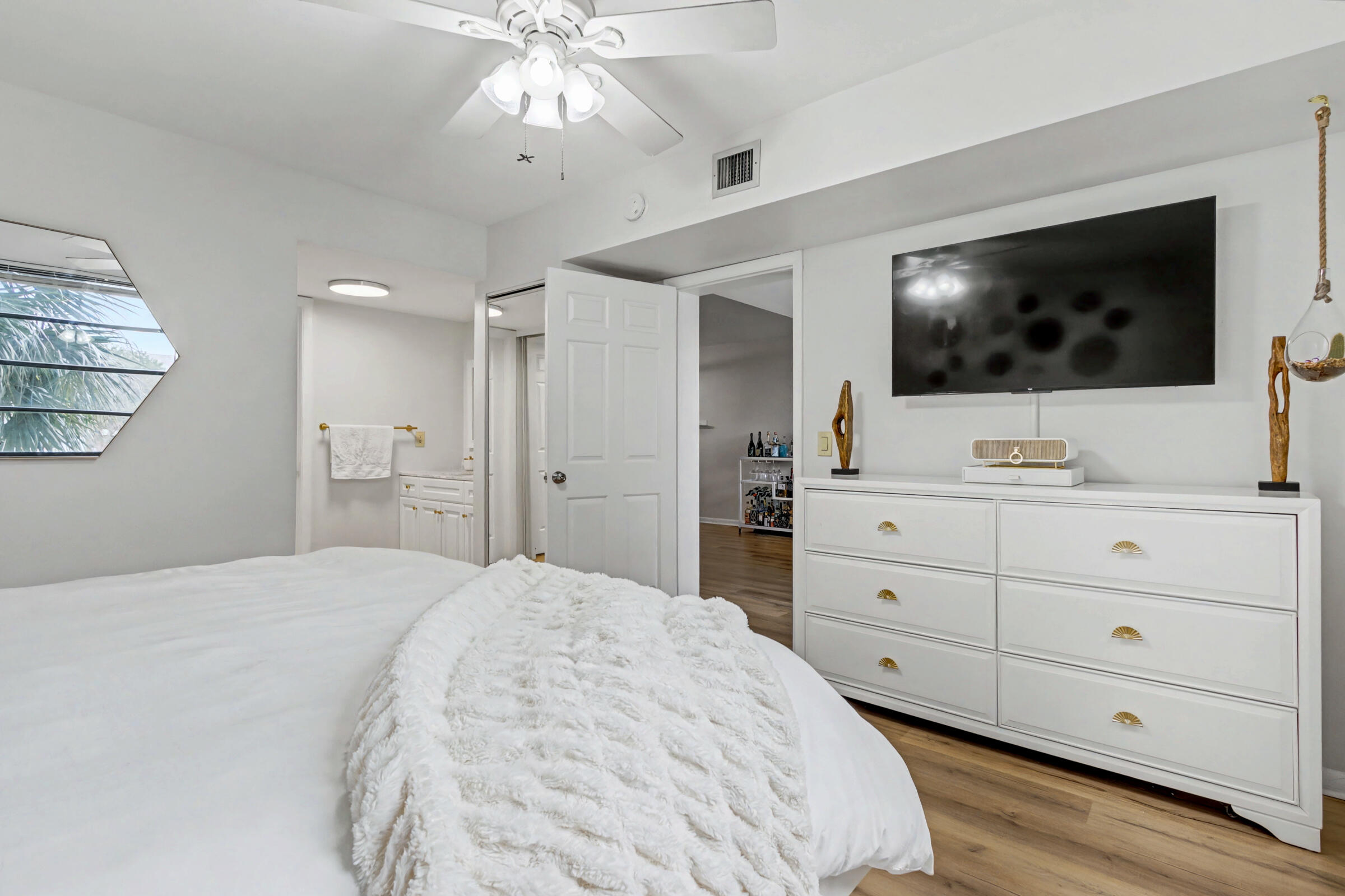 CONDO 9 OF WHITEHALL CONDOS - Residential Lease
