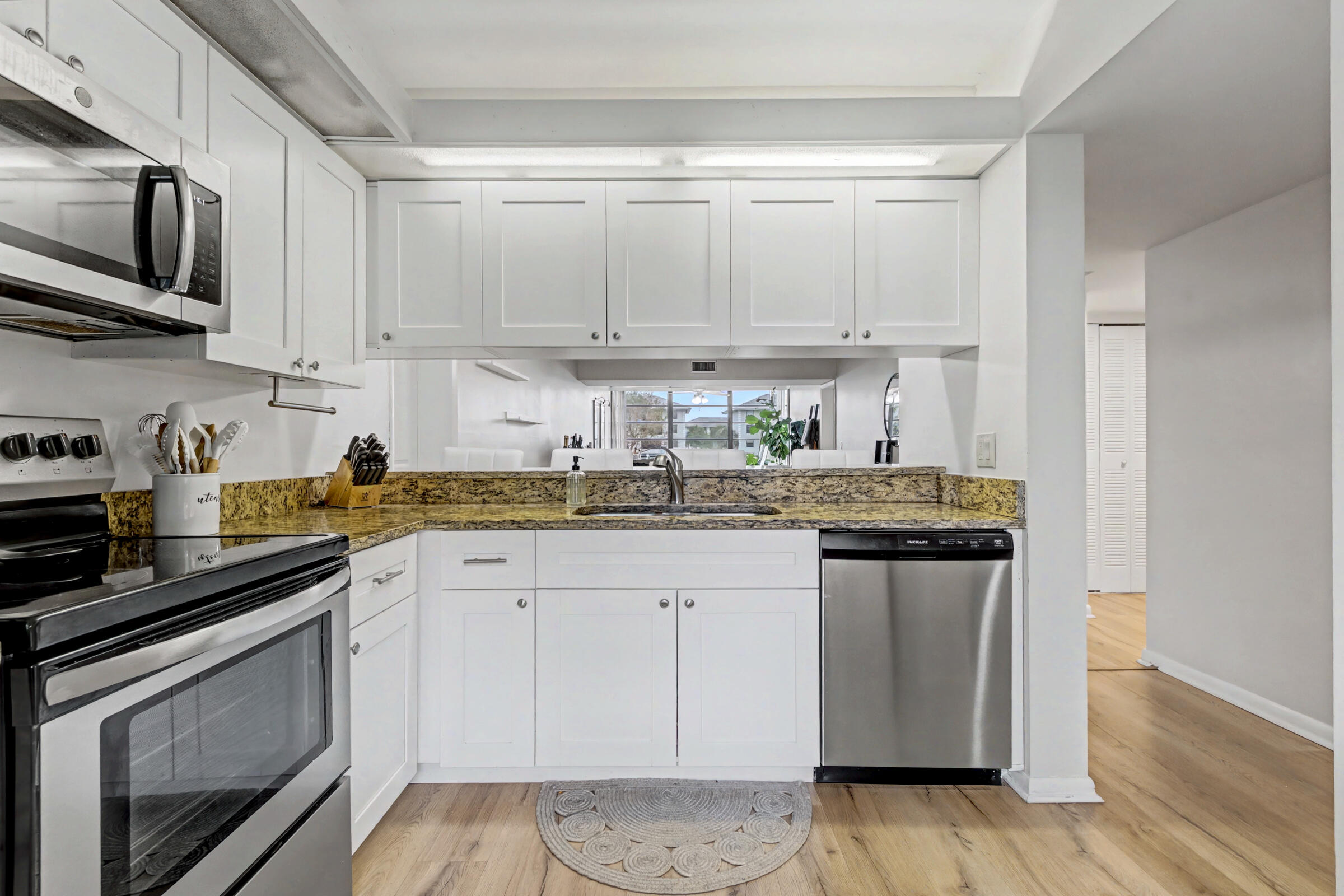 CONDO 9 OF WHITEHALL CONDOS - Residential Lease