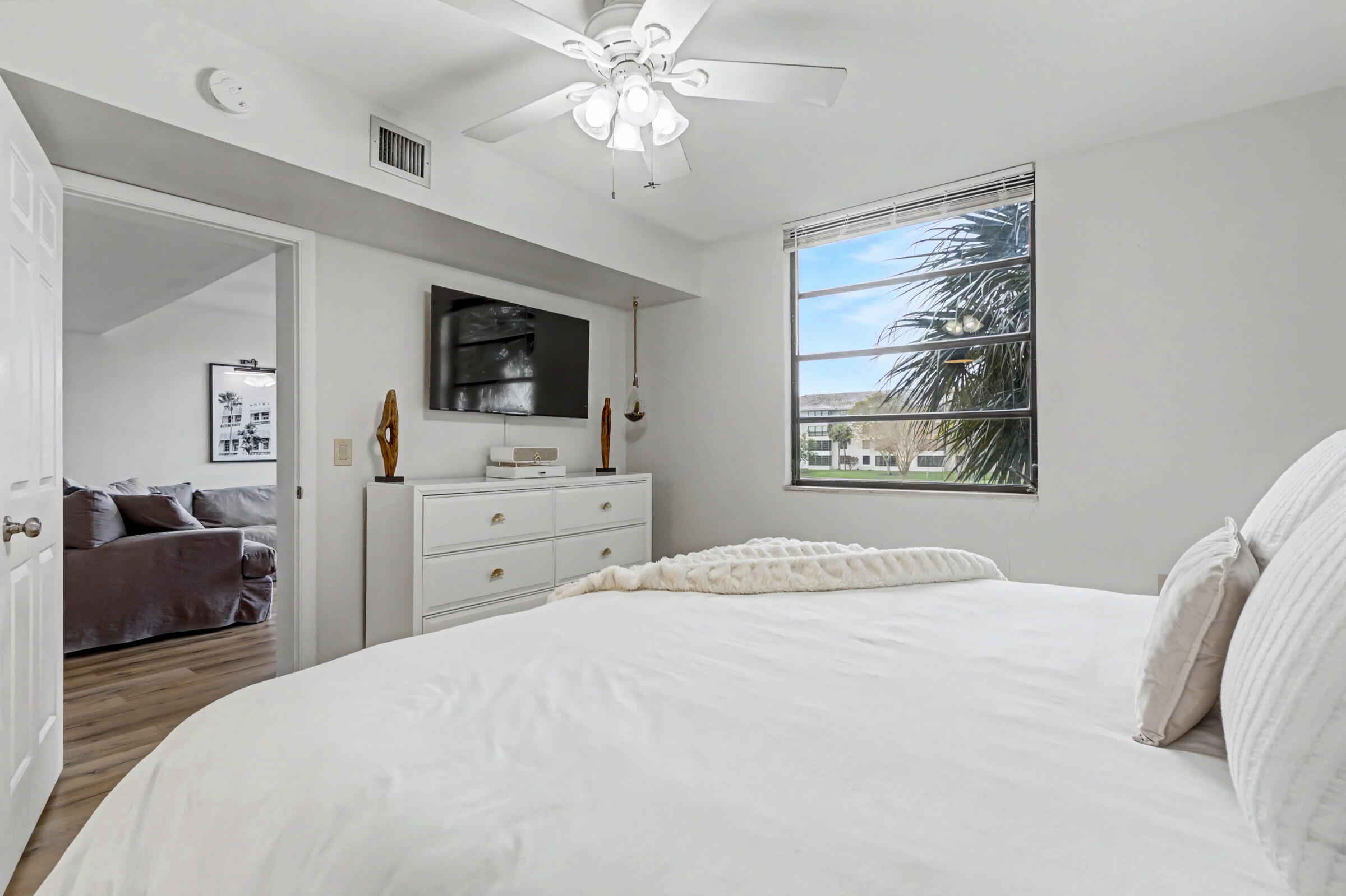 CONDO 9 OF WHITEHALL CONDOS - Residential Lease
