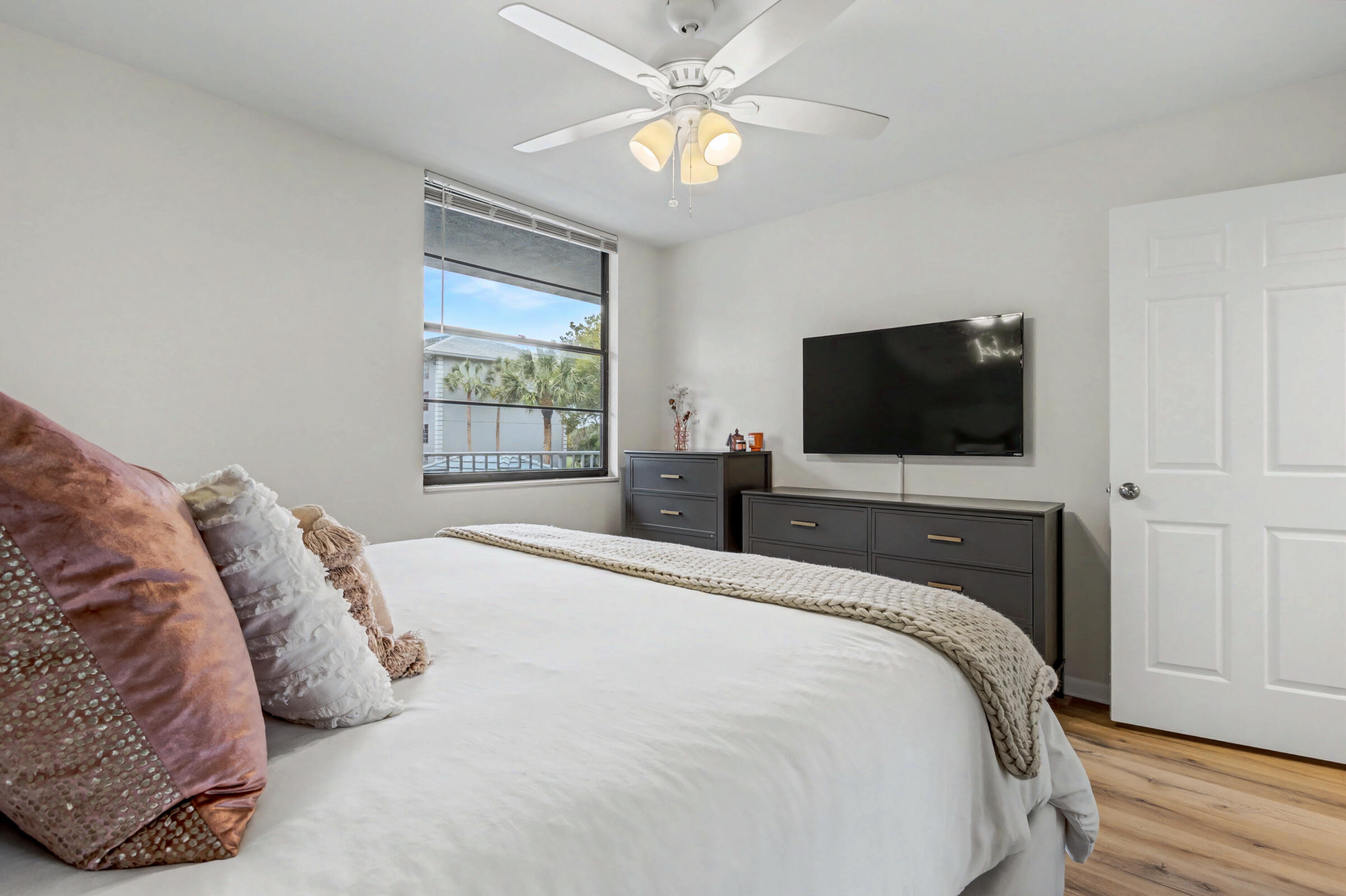 CONDO 9 OF WHITEHALL CONDOS - Residential Lease