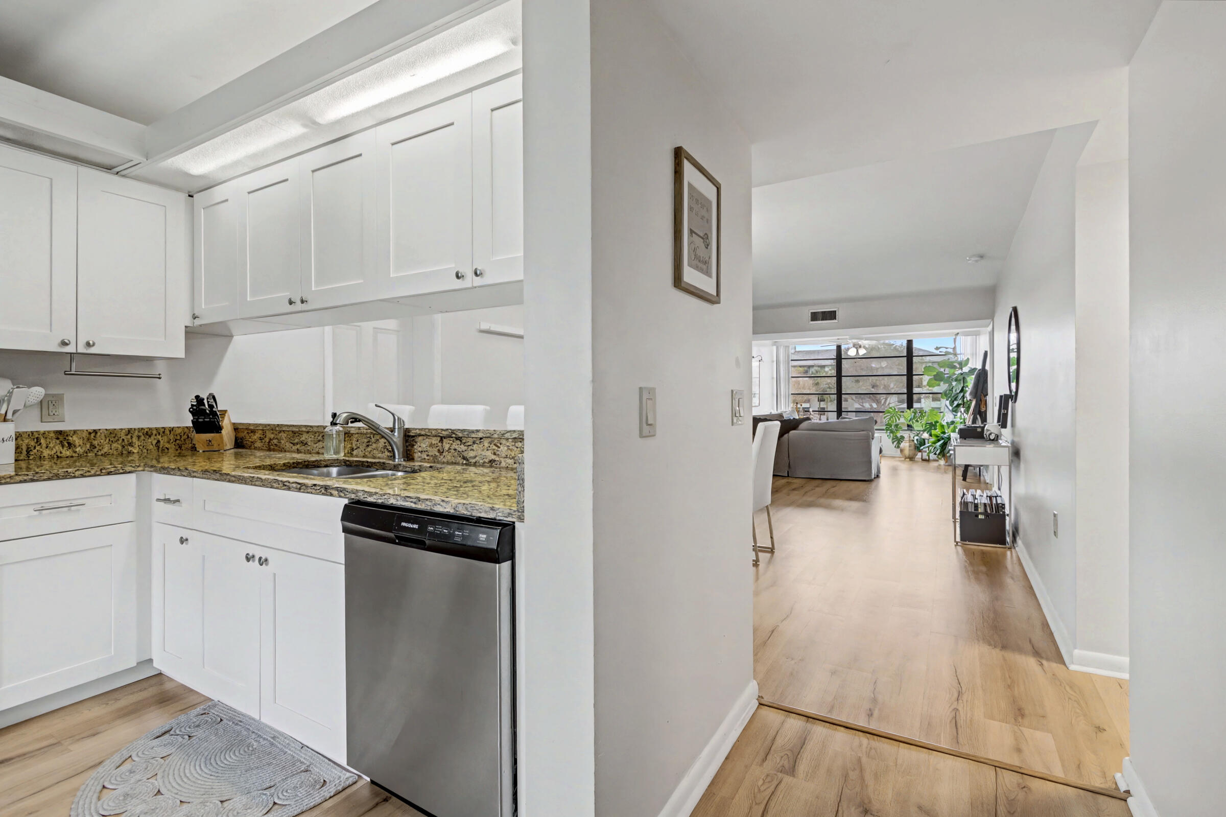 CONDO 9 OF WHITEHALL CONDOS - Residential Lease