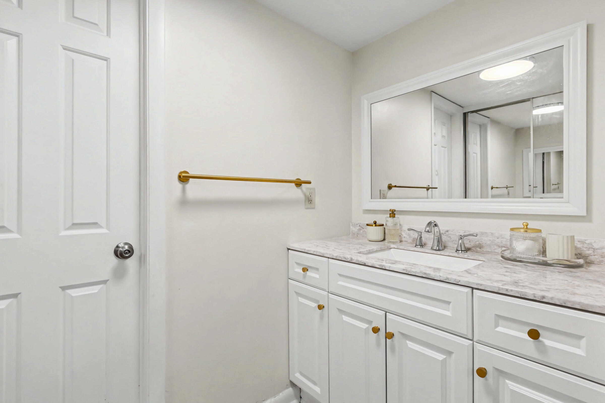 CONDO 9 OF WHITEHALL CONDOS - Residential Lease