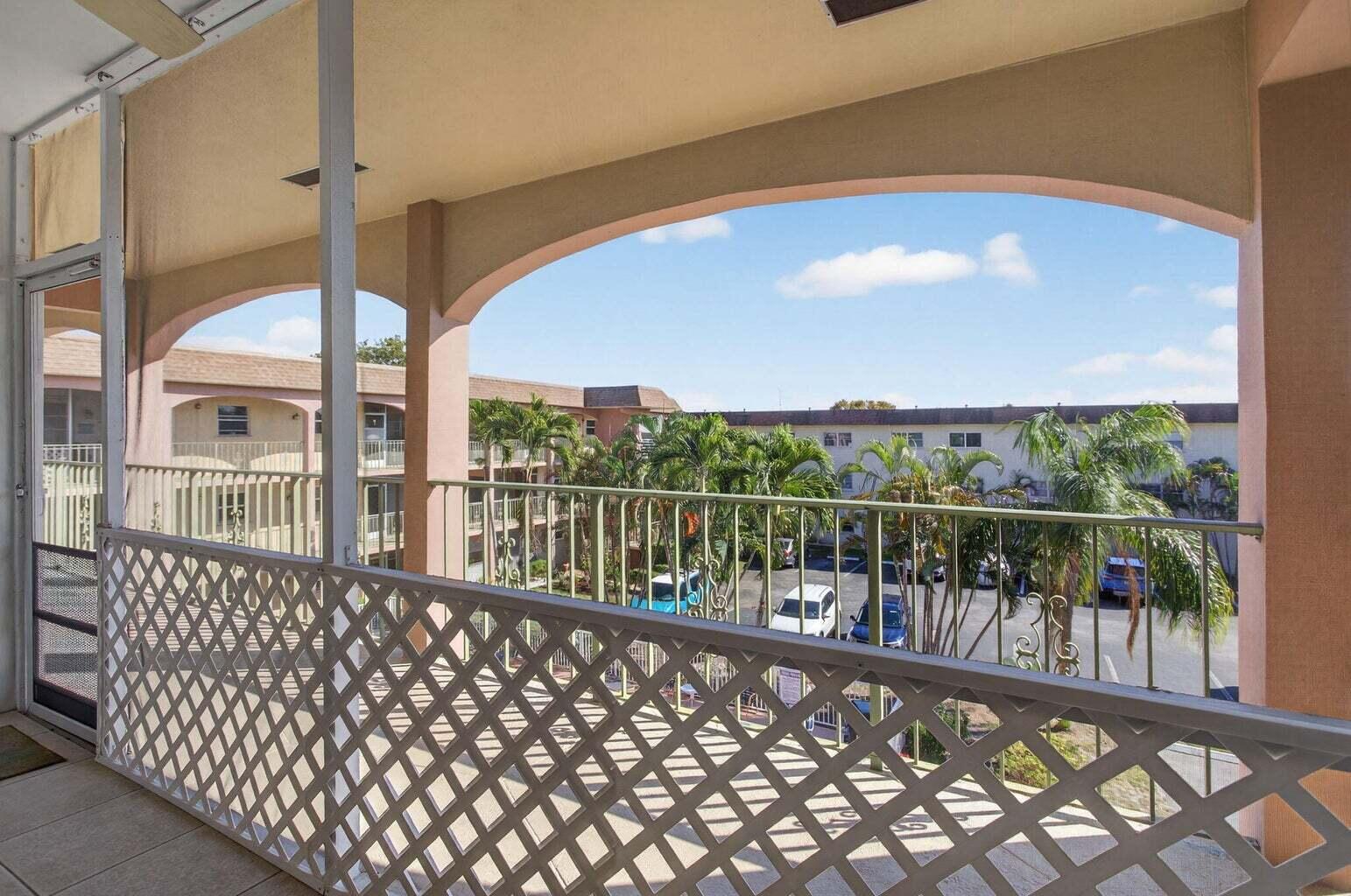 100 SE 6th Avenue 303