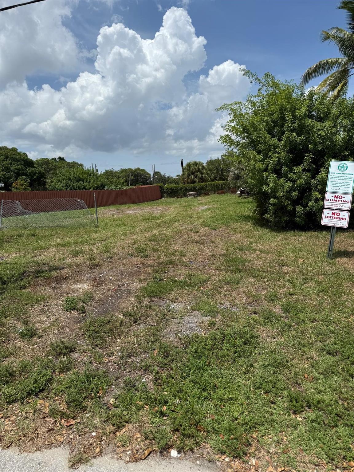 325 NW 4th St