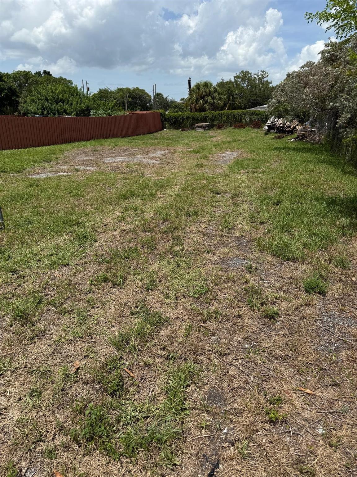 325 NW 4th St