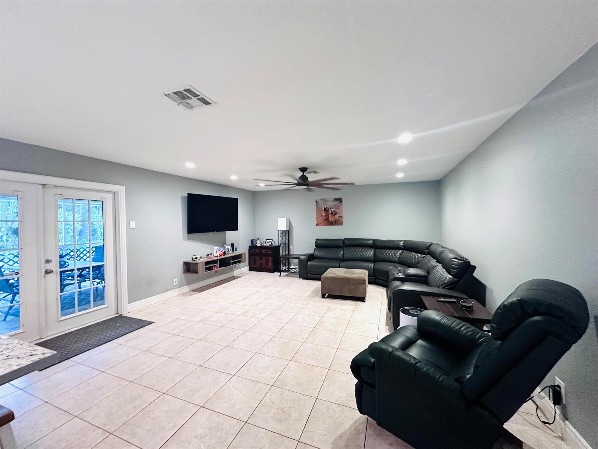 PALM BEACH FARMS CO 7 - Residential Lease