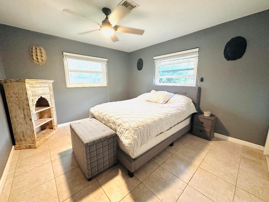 PALM BEACH FARMS CO 7 - Residential Lease