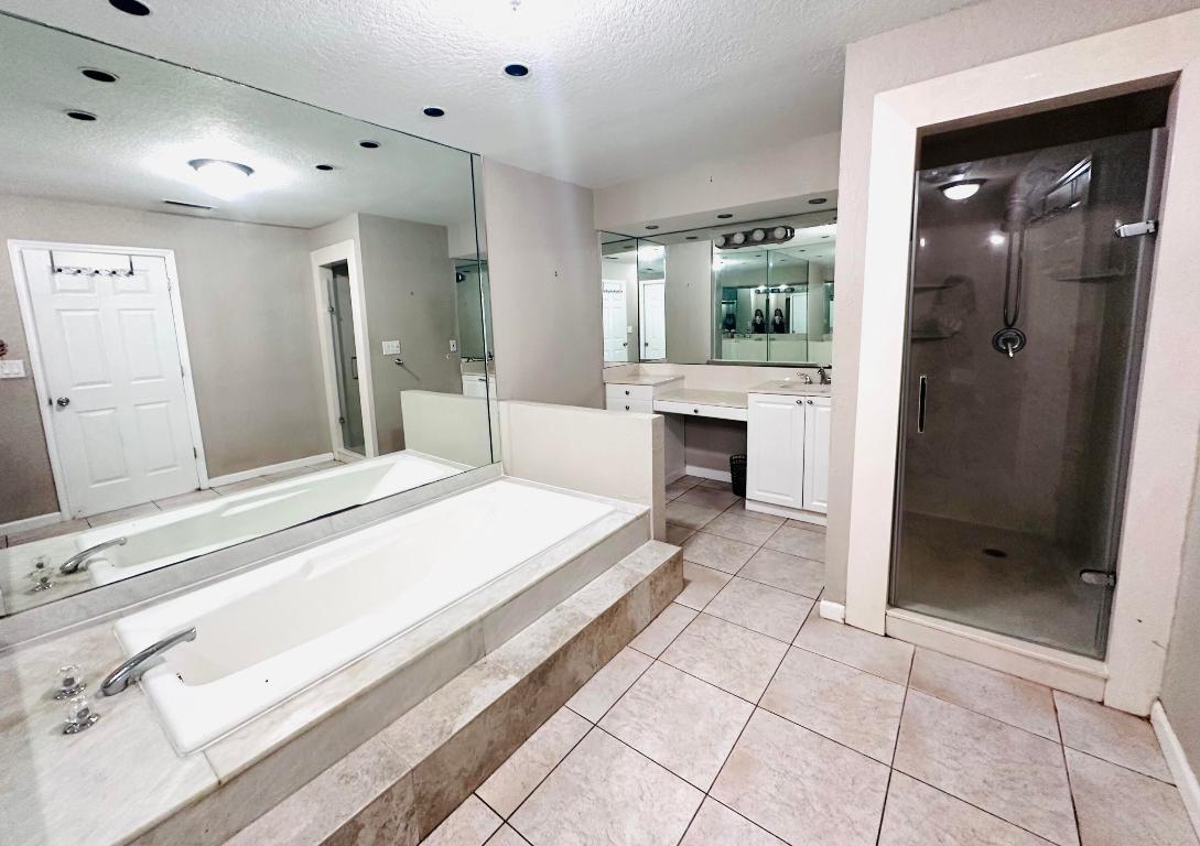 PALM BEACH FARMS CO 7 - Residential Lease