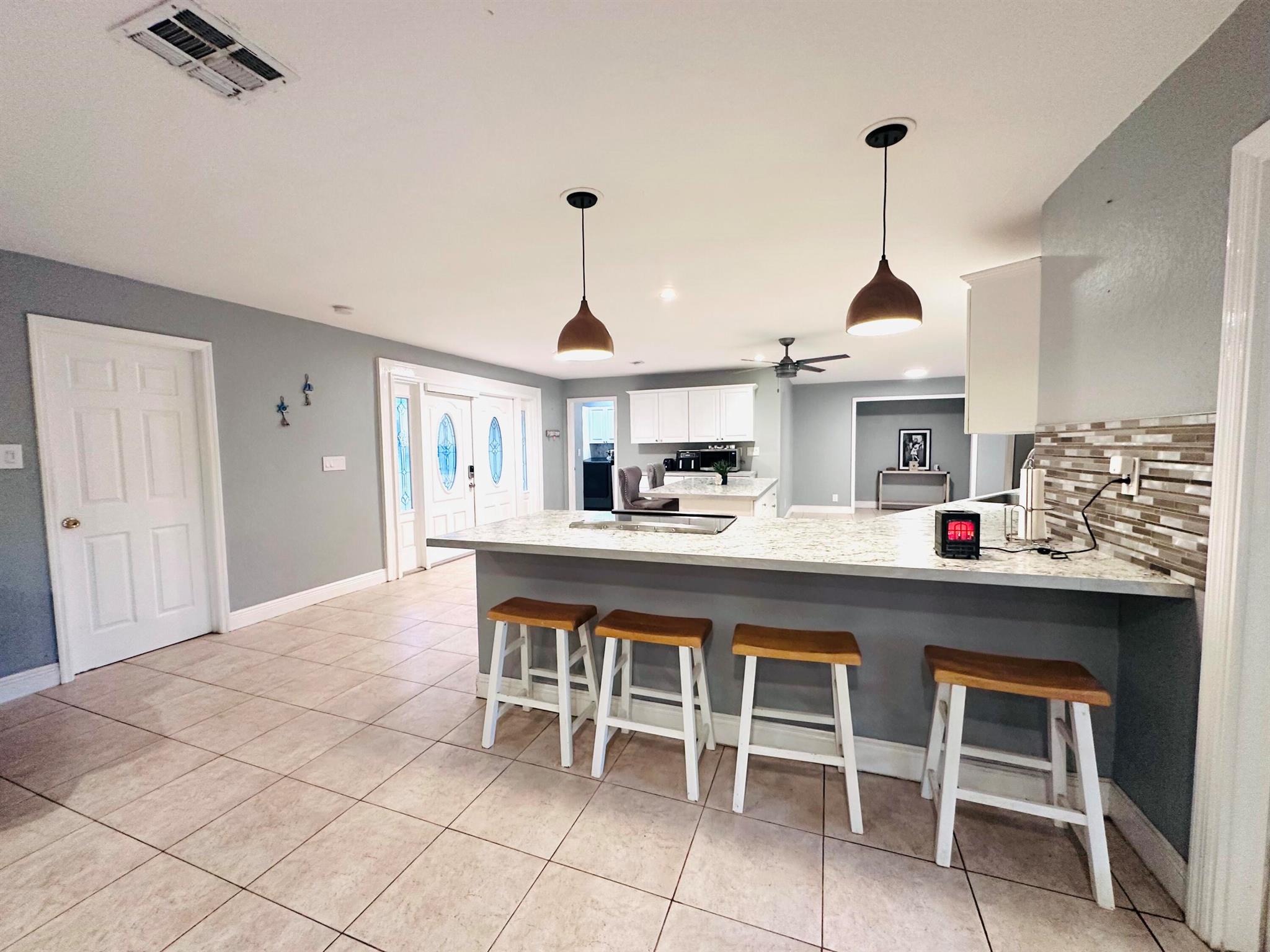 PALM BEACH FARMS CO 7 - Residential Lease