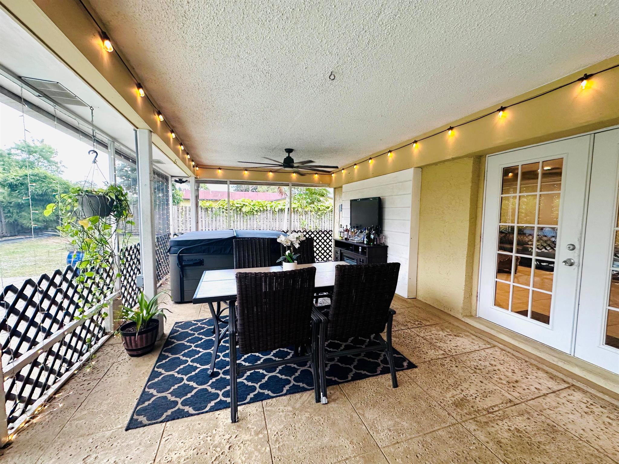 PALM BEACH FARMS CO 7 - Residential Lease