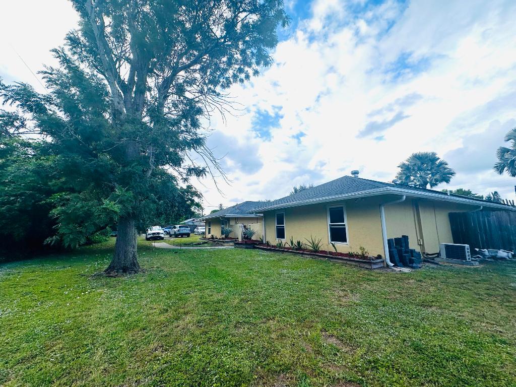 PALM BEACH FARMS CO 7 - Residential Lease