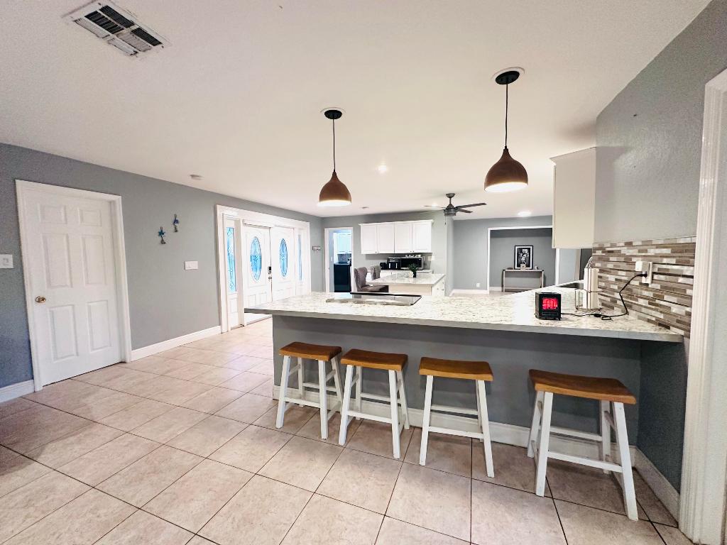 PALM BEACH FARMS CO 7 - Residential Lease