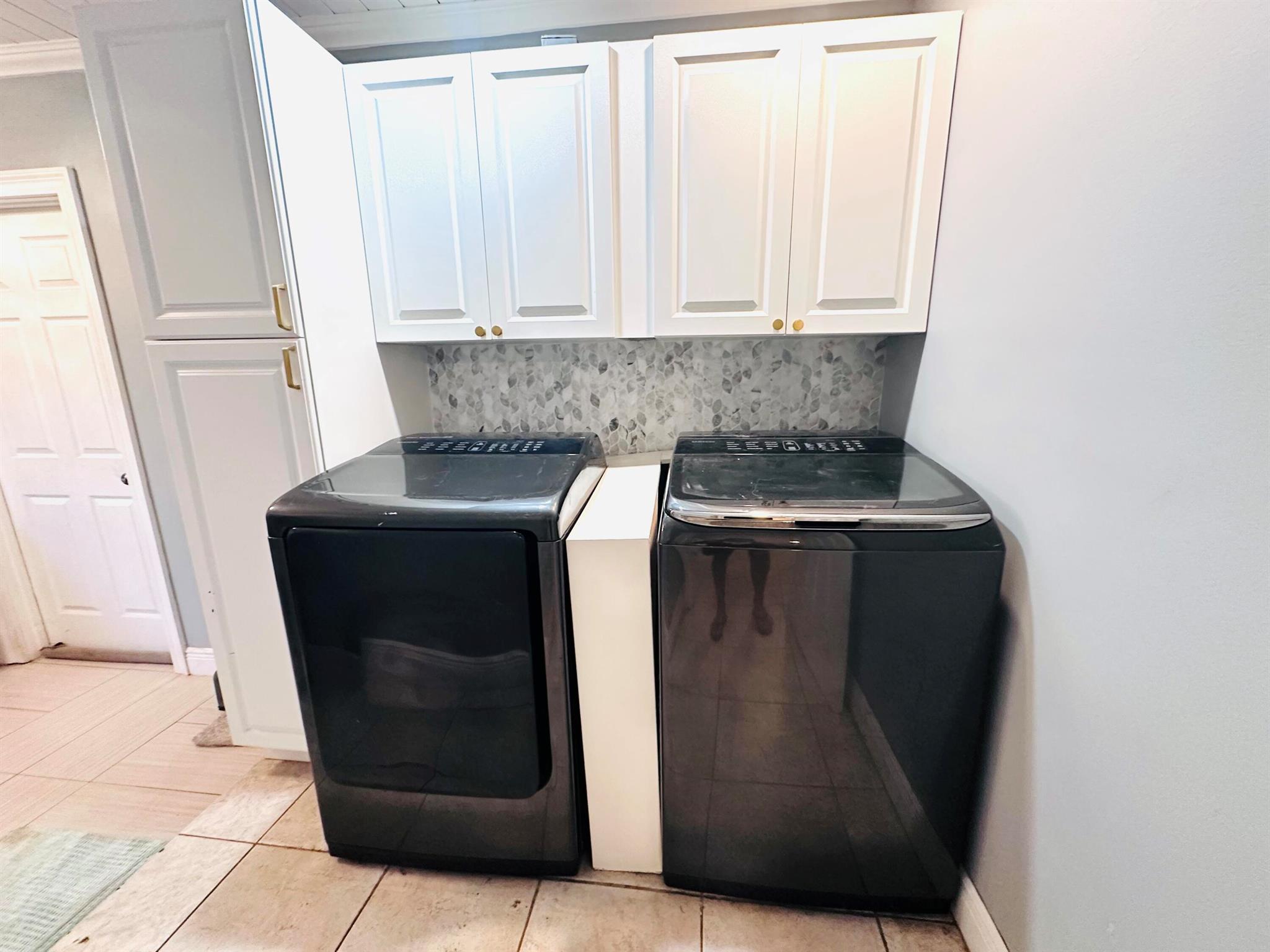 PALM BEACH FARMS CO 7 - Residential Lease