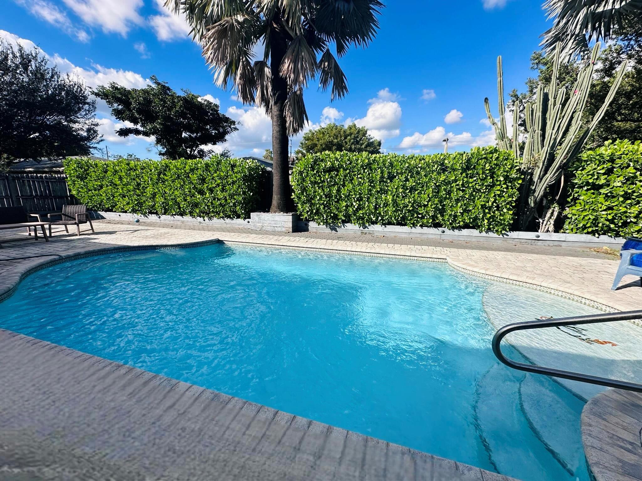 PALM BEACH FARMS CO 7 - Residential Lease