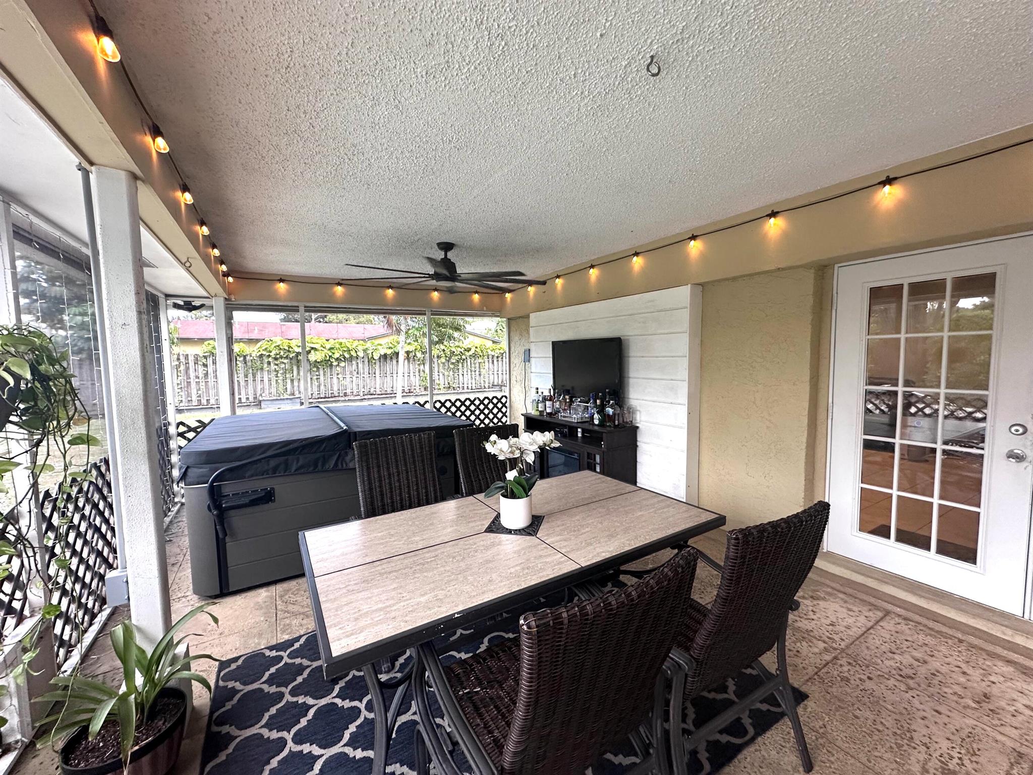 PALM BEACH FARMS CO 7 - Residential Lease