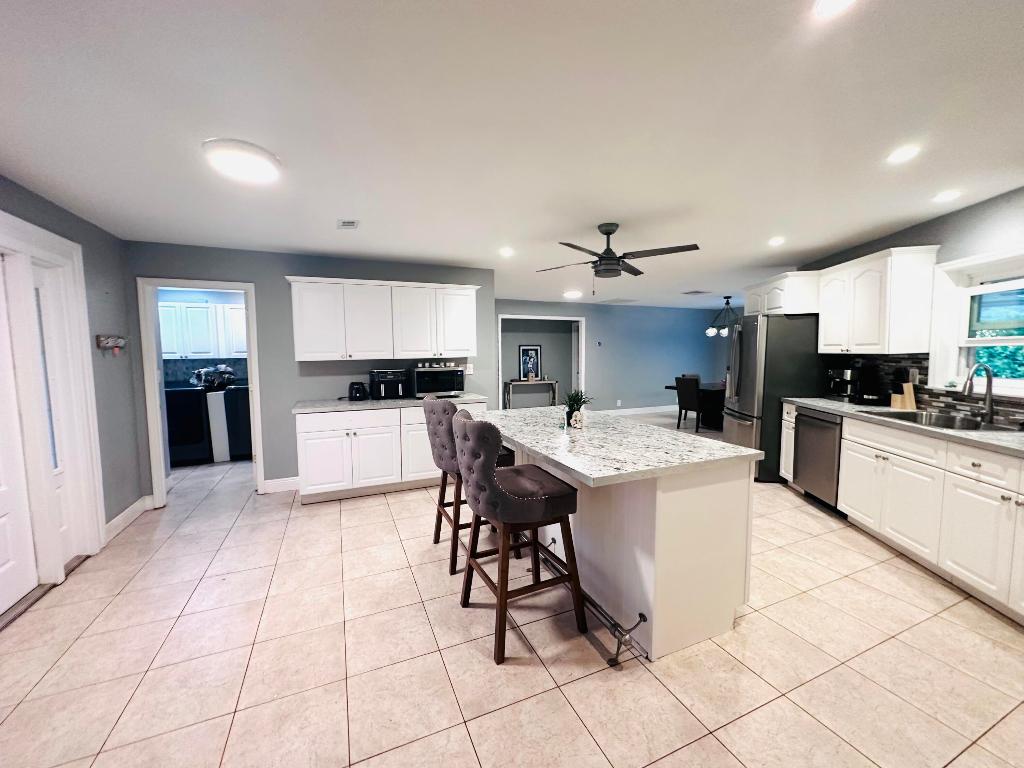 PALM BEACH FARMS CO 7 - Residential Lease