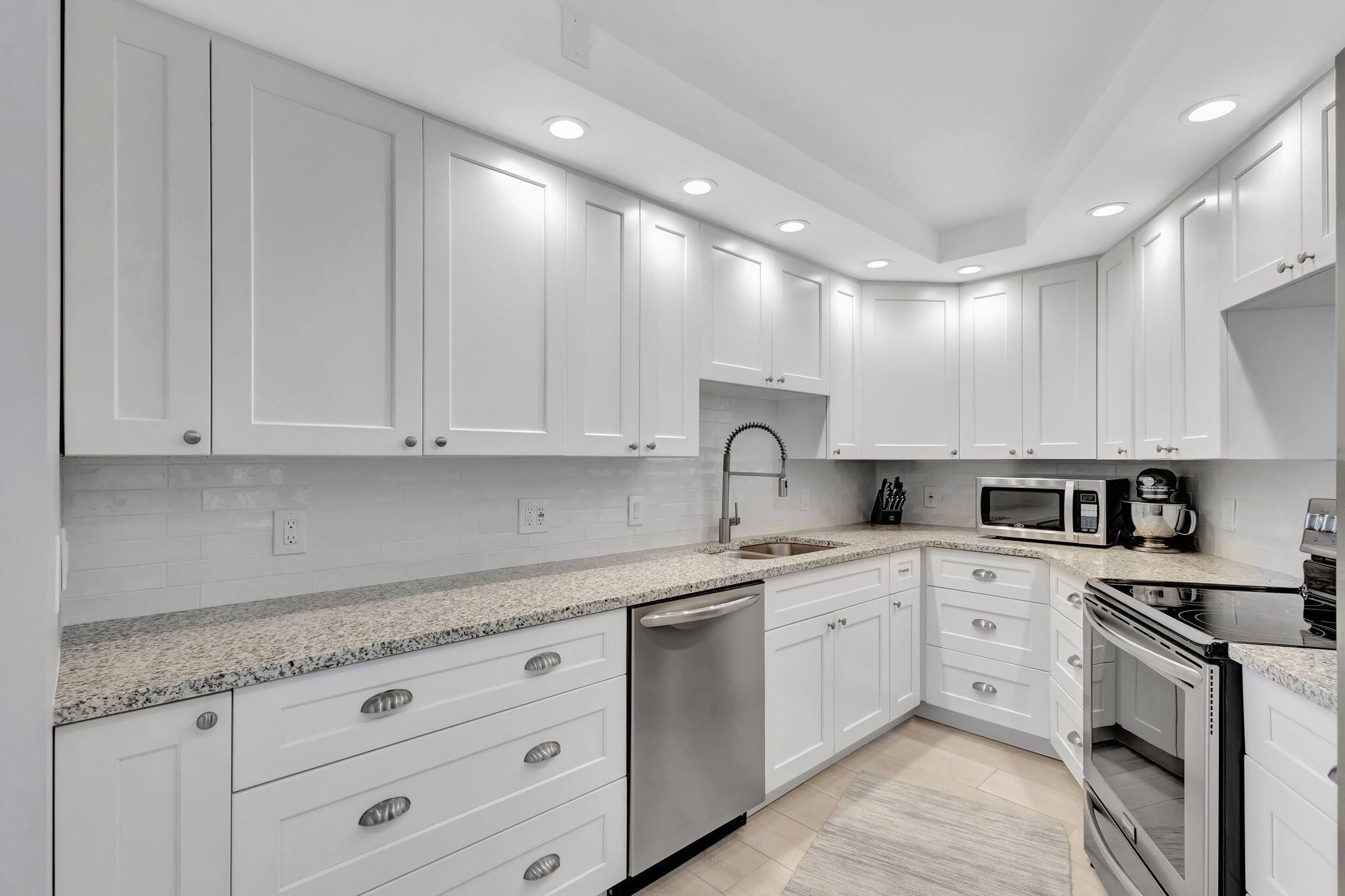 CONNEMARA COND - Residential