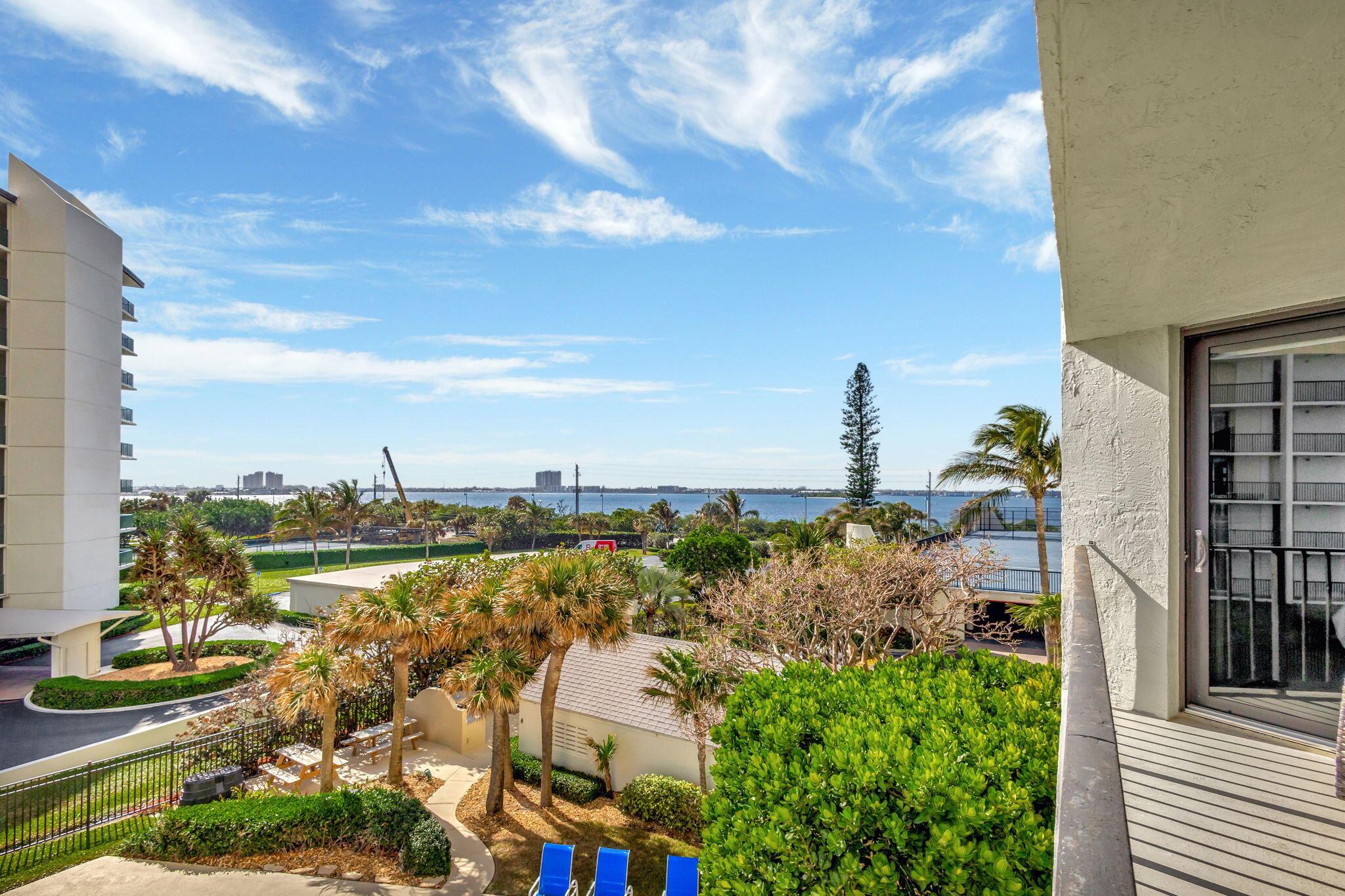 CONNEMARA COND - Residential