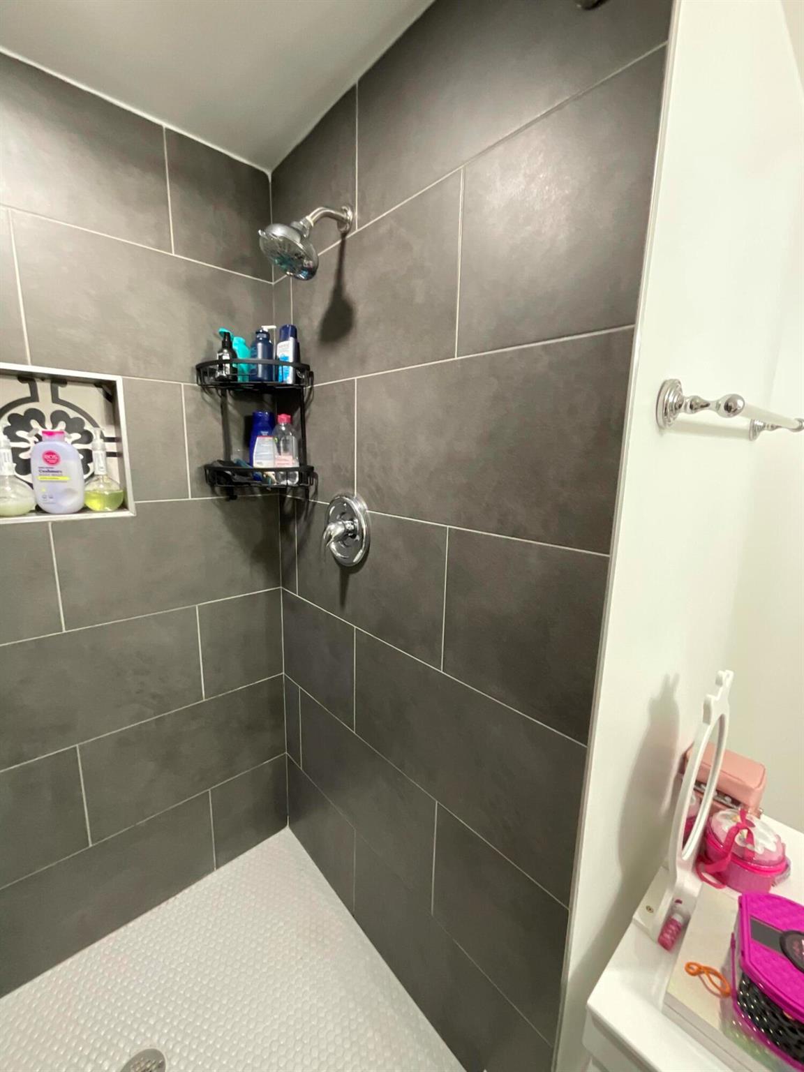 MIDPORT PLACE I, A CONDOM - Residential