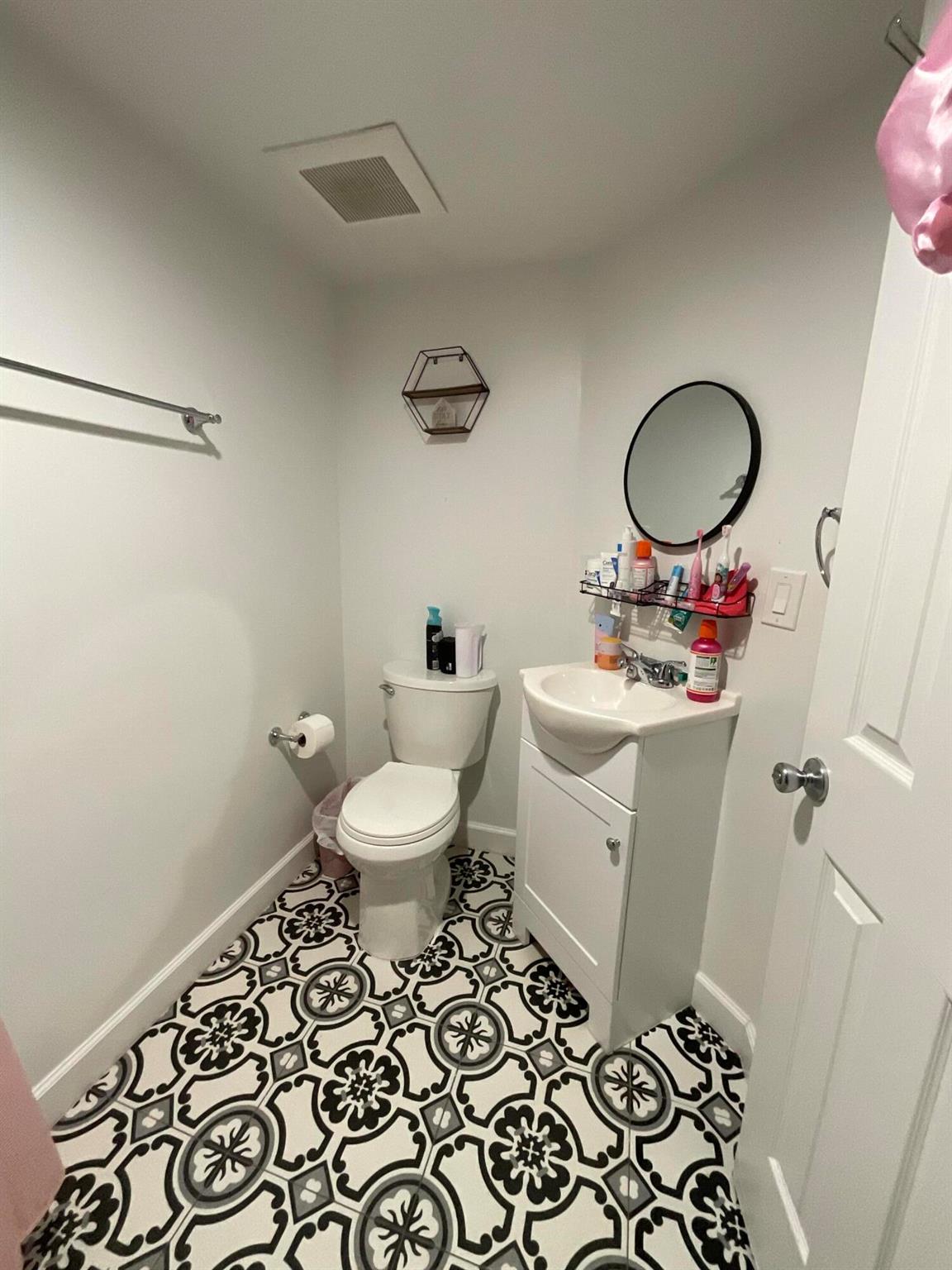 MIDPORT PLACE I, A CONDOM - Residential