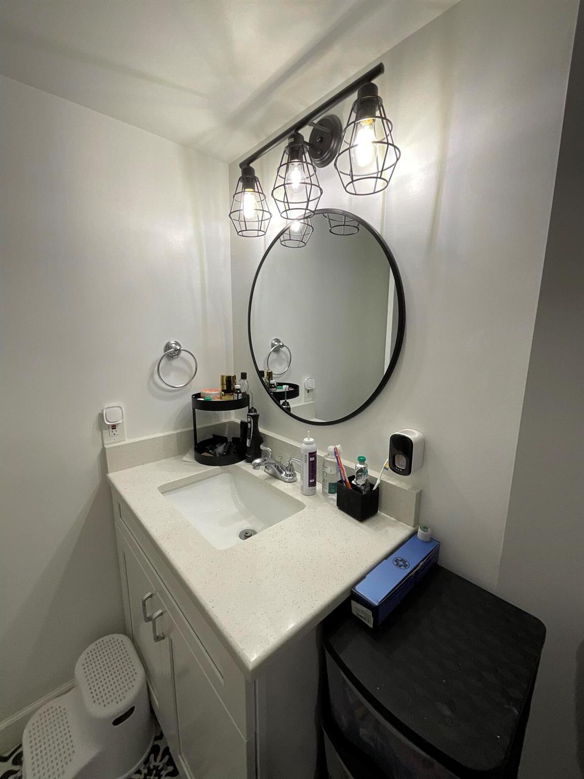 MIDPORT PLACE I, A CONDOM - Residential